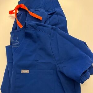 FIGS ‘Winning Blue’ Scrub Set